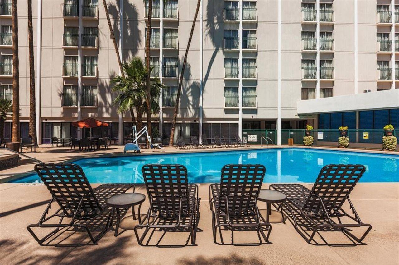 Hilton Garden Inn Phoenix Midtown Extérieur photo
