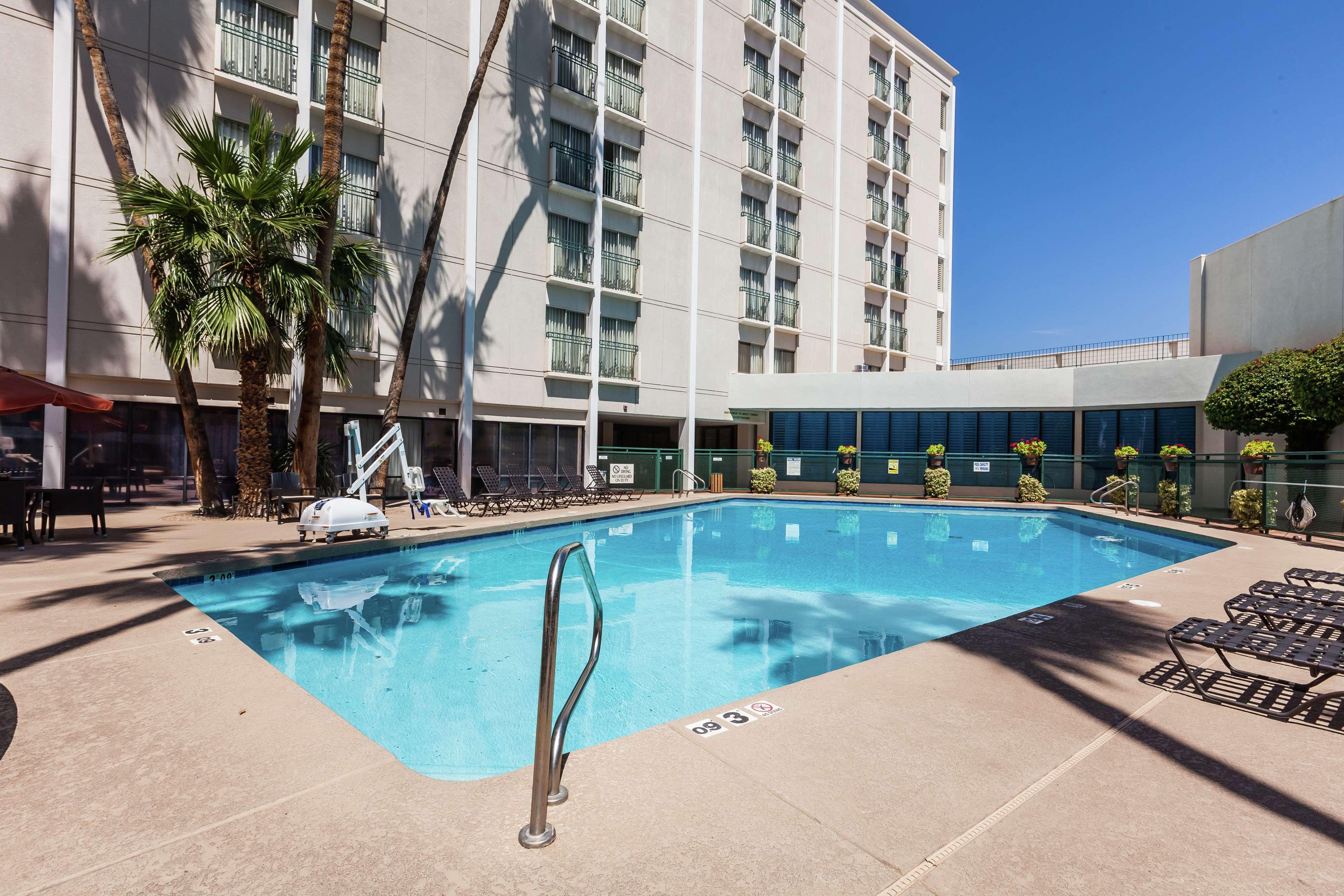 Hilton Garden Inn Phoenix Midtown Extérieur photo
