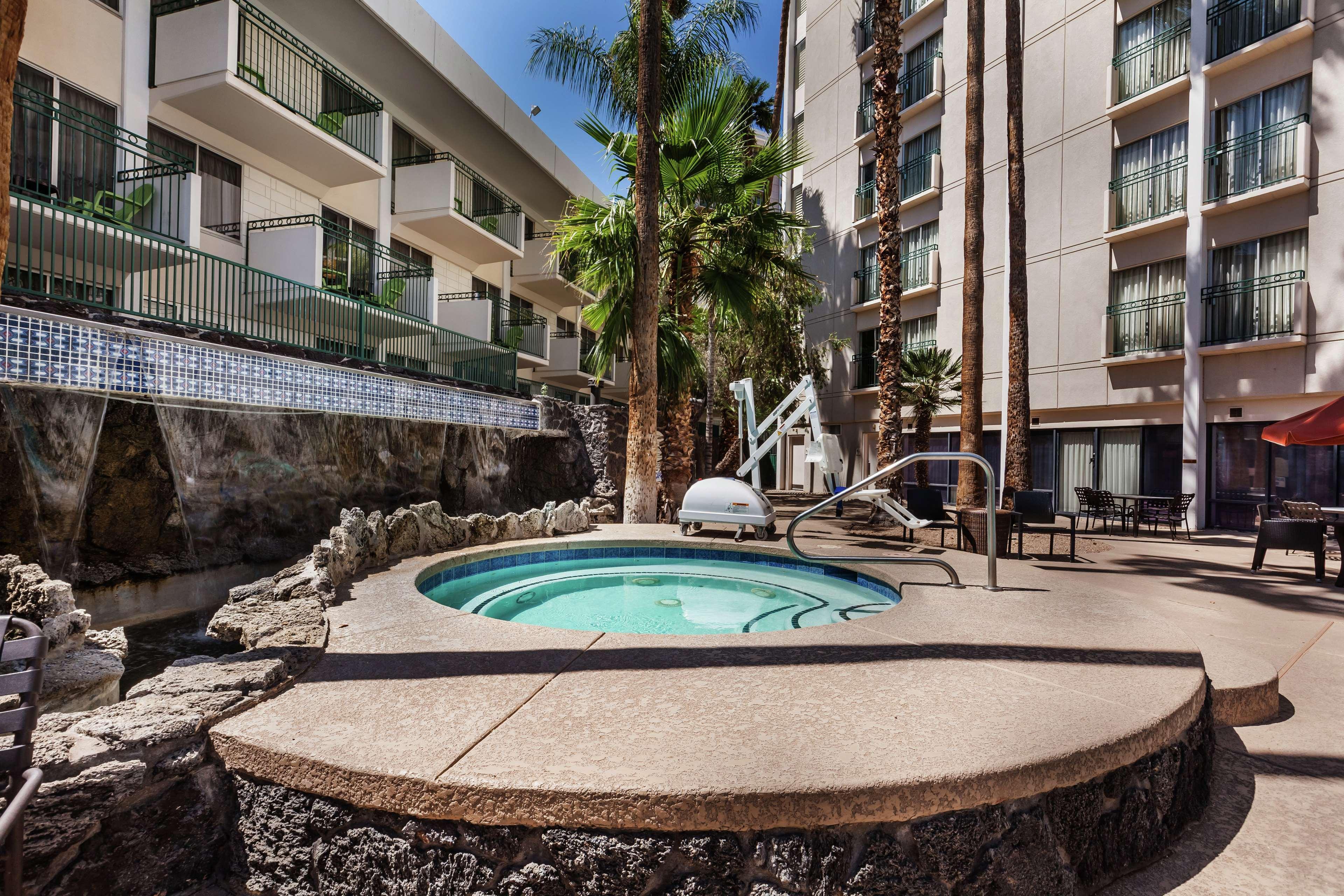 Hilton Garden Inn Phoenix Midtown Extérieur photo