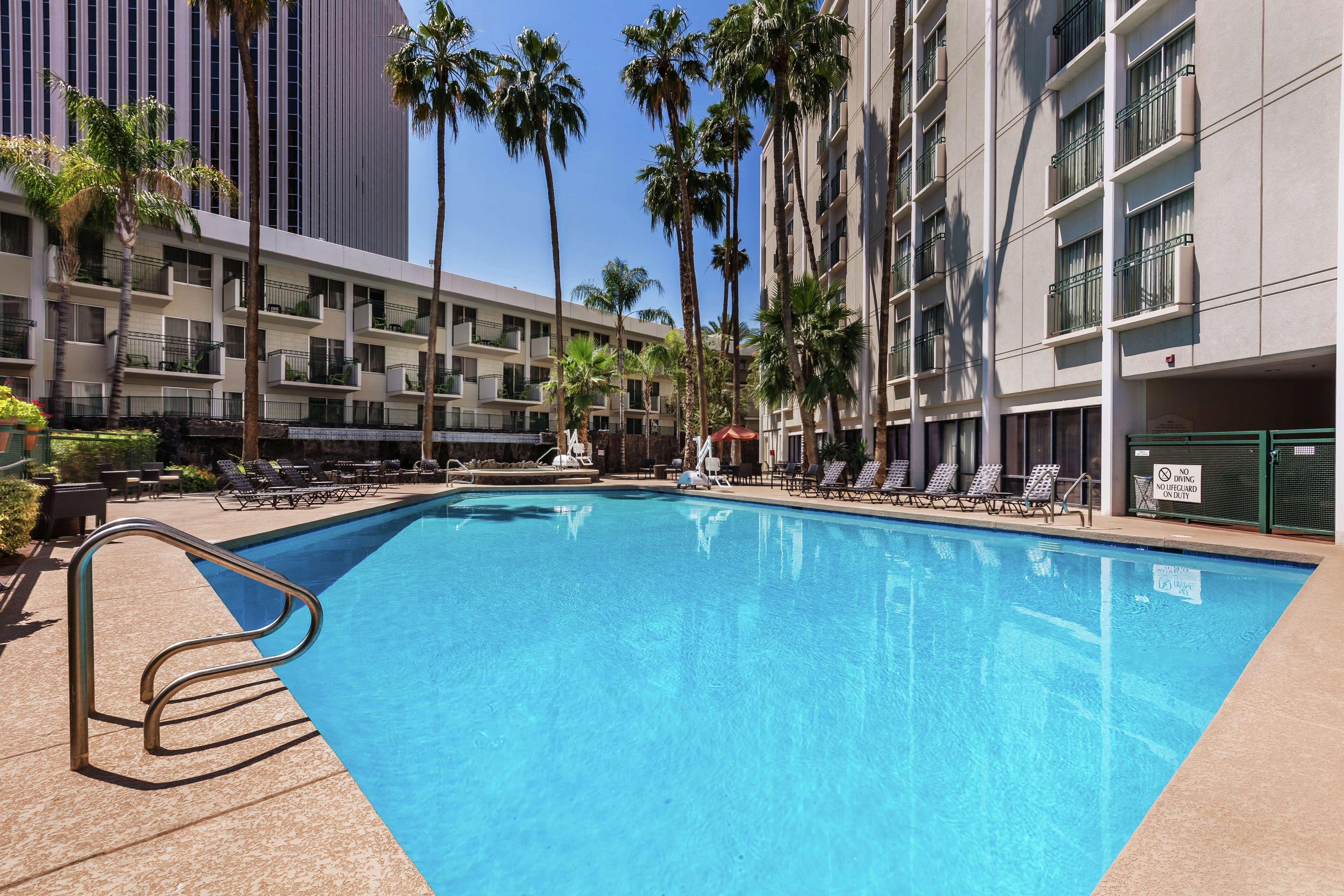 Hilton Garden Inn Phoenix Midtown Extérieur photo